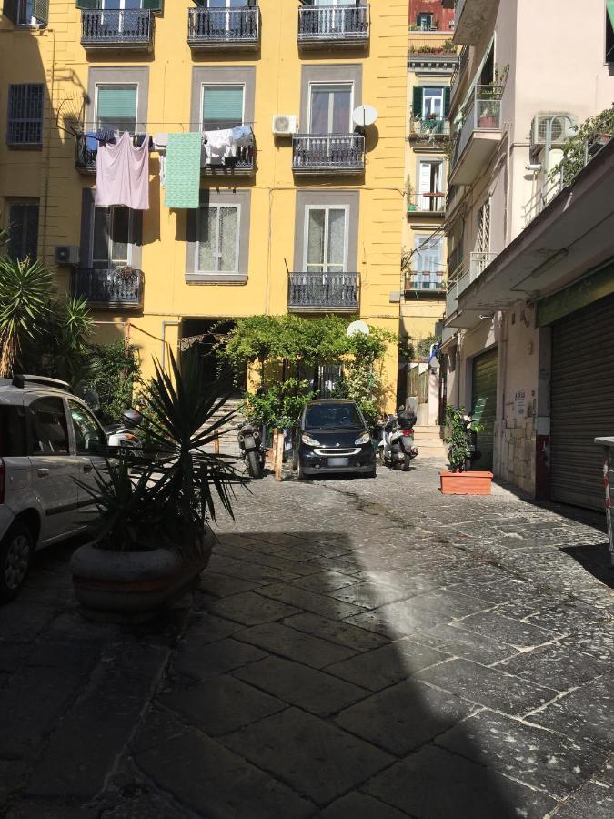 Residenza Chiaia Bed & Breakfast Наполи Екстериор снимка