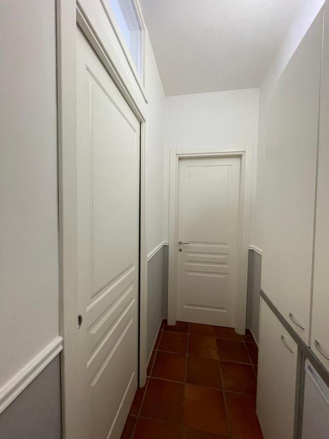 Residenza Chiaia Bed & Breakfast Наполи Екстериор снимка