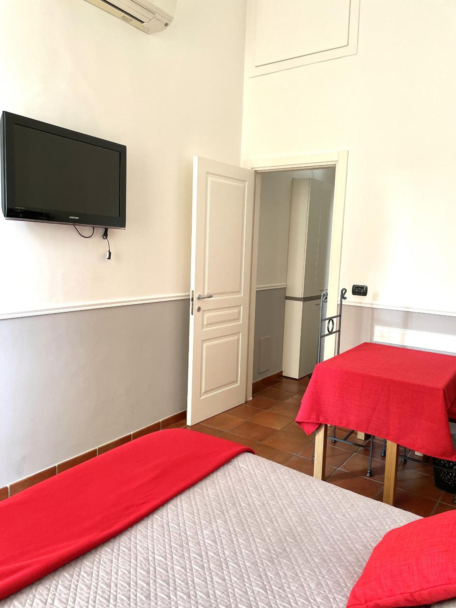 Residenza Chiaia Bed & Breakfast Наполи Екстериор снимка