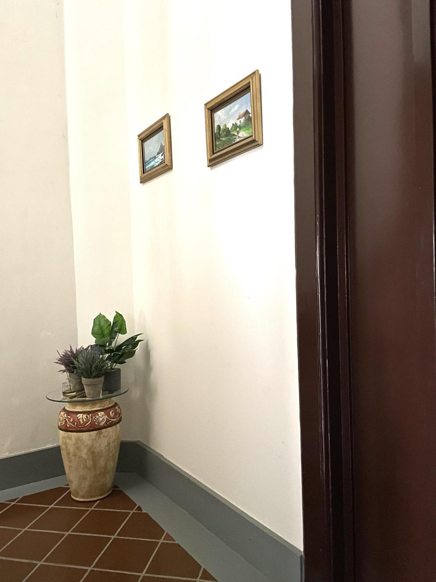 Residenza Chiaia Bed & Breakfast Наполи Екстериор снимка